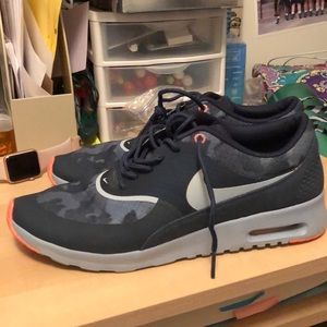 Nike sneakers /air max thea